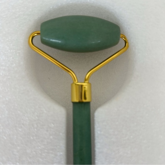 JADE FACIAL ROLLER NWT - Picture 11 of 16